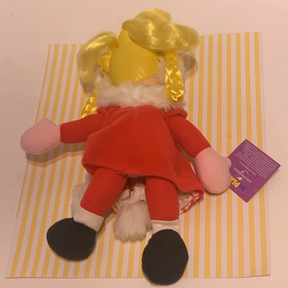 Cindy Lou Who Doll from Grinch stold Christmas by Universal - Picture 5 of 15